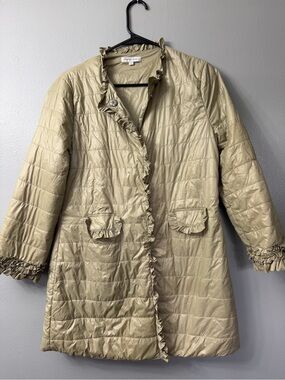 Patty Kim beige quilted puffer coat featuring ruffle trim details. Small